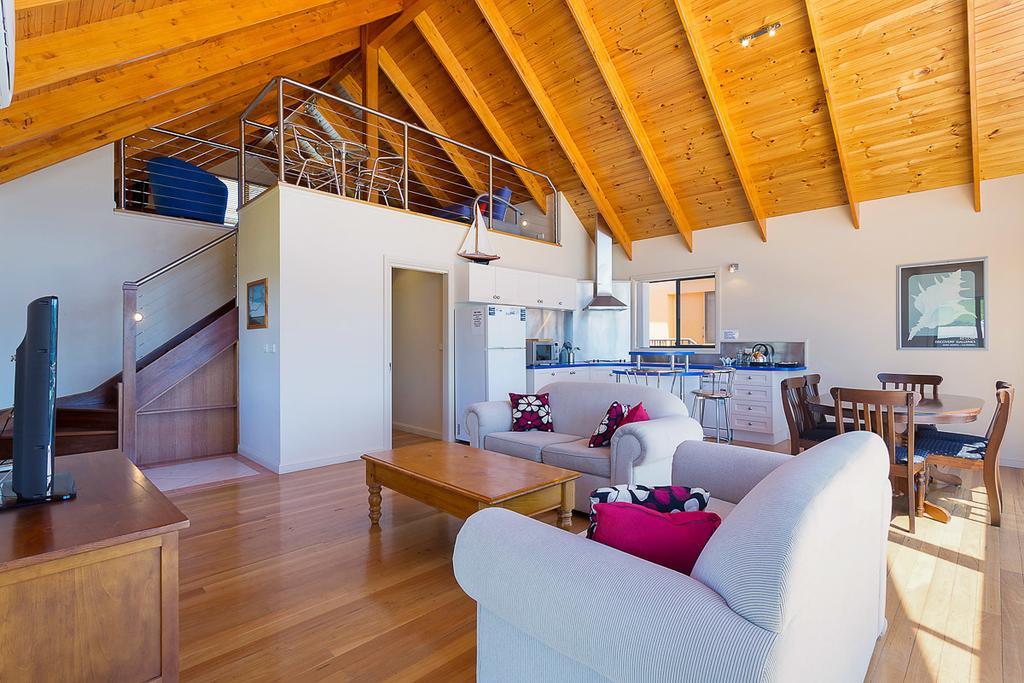 Snug Cove Villas Eden Room photo